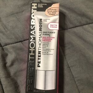 Brand new, never used, Peter Thomas Roth face primer. Brand new in the box.